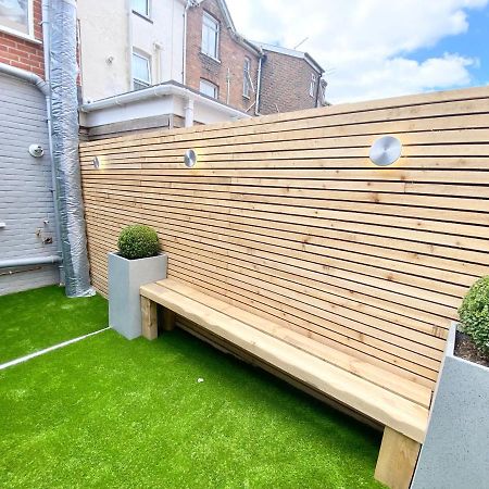 Cloud9 Guest House - By Coastline Retreats - 2 Bedroom Self Contained Garden Flat - Luxury Bath, Netflix, Superfast Wifi, Parking Included Bournemouth Exteriör bild