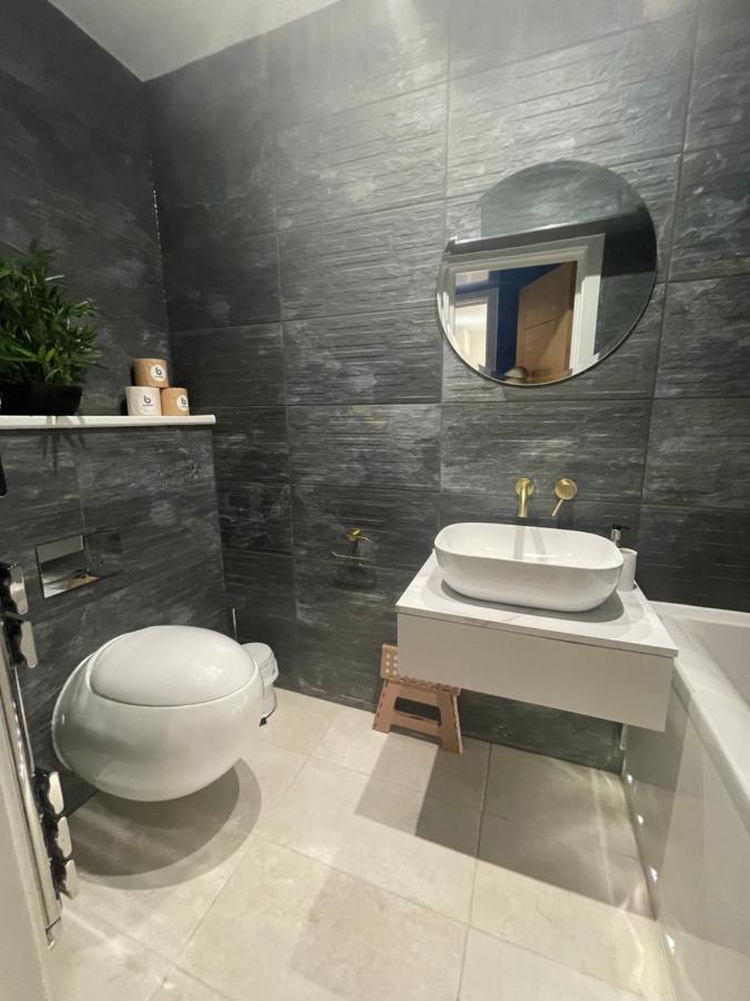 Cloud9 Guest House - By Coastline Retreats - 2 Bedroom Self Contained Garden Flat - Luxury Bath, Netflix, Superfast Wifi, Parking Included Bournemouth Exteriör bild