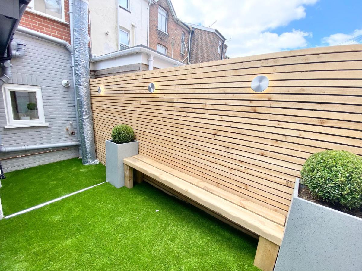 Cloud9 Guest House - By Coastline Retreats - 2 Bedroom Self Contained Garden Flat - Luxury Bath, Netflix, Superfast Wifi, Parking Included Bournemouth Exteriör bild